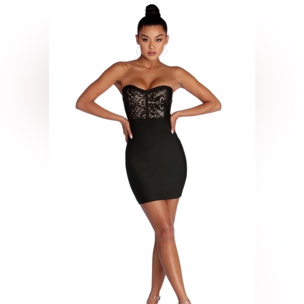 Bebe strapless lace booster dress